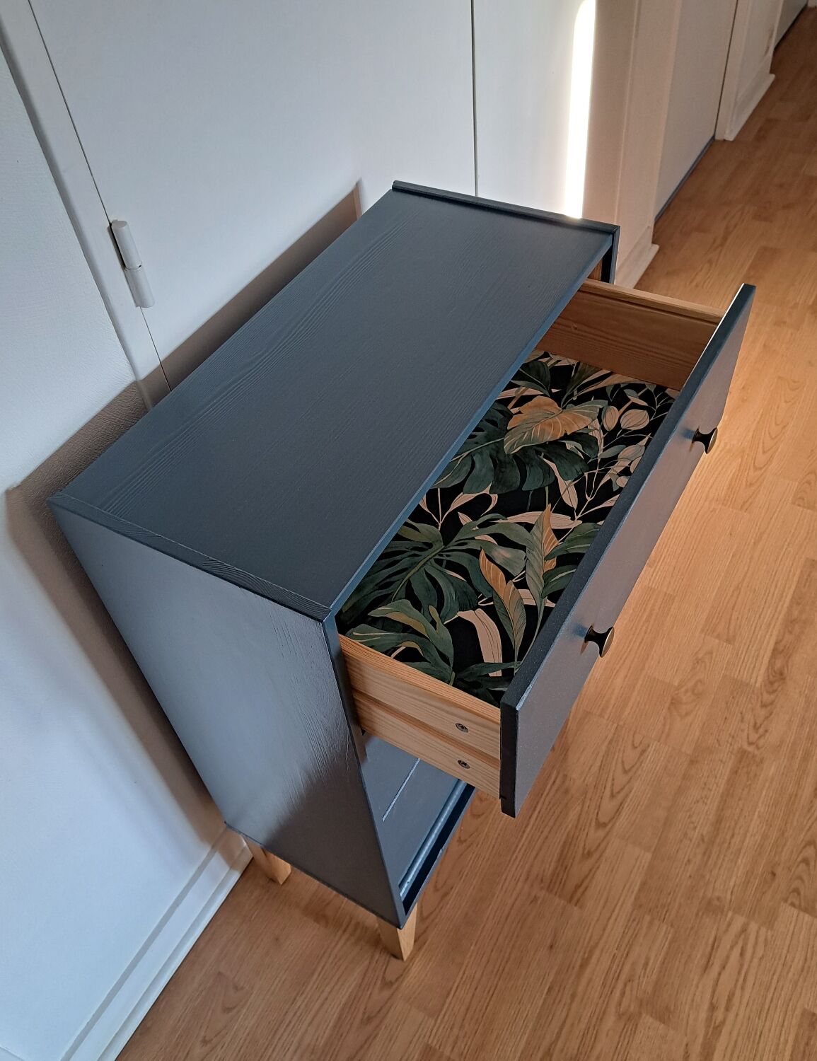 Rød Sødgren chest of drawers in glove blue