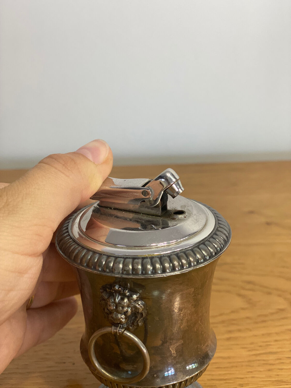 Briquet de table en etain