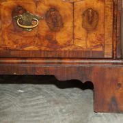 Antique Georgian Display Cabinet in Oyster Veneer circa 1780