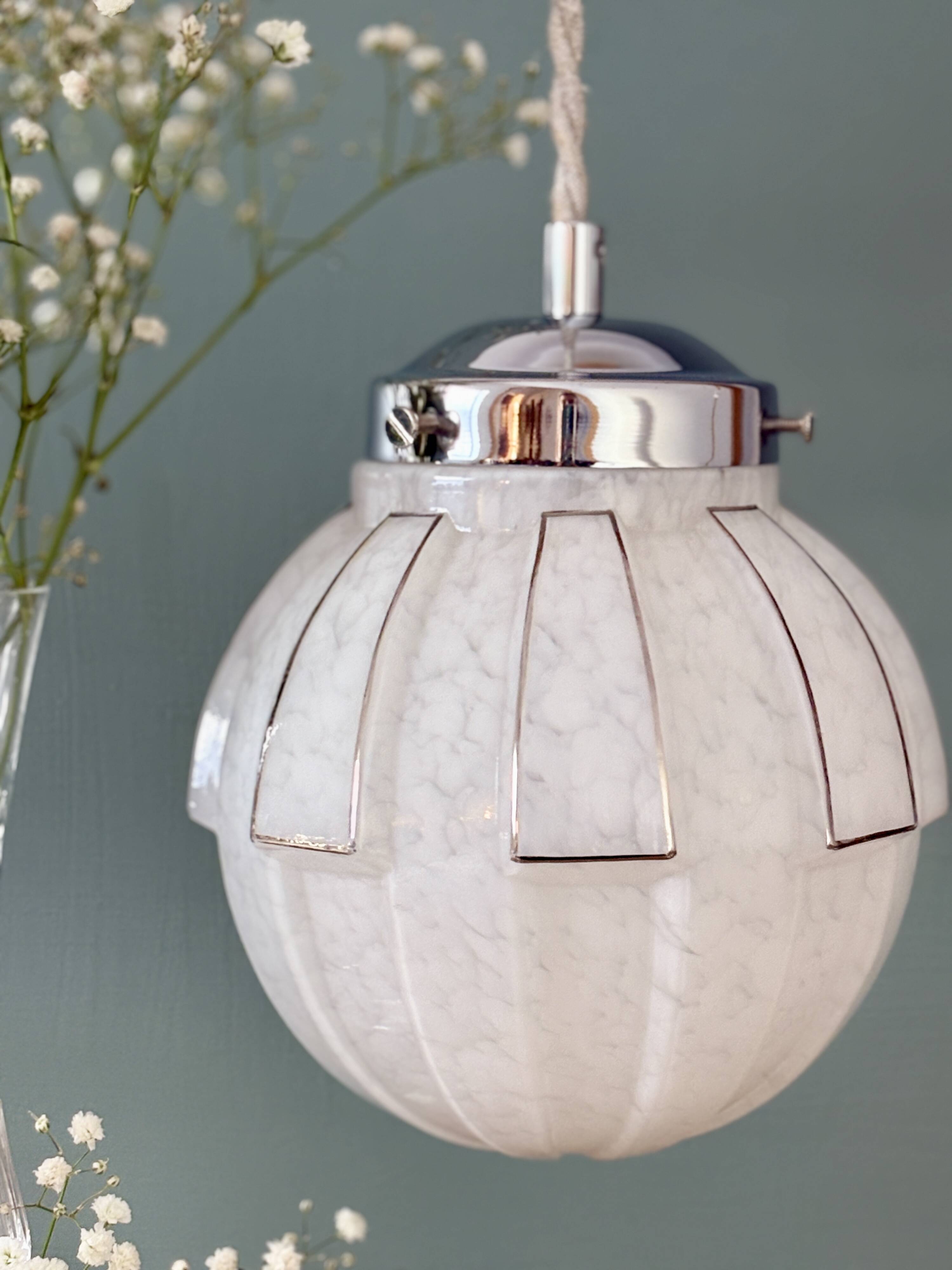 Vintage art deco globe pendant light in white and silver Clichy glass