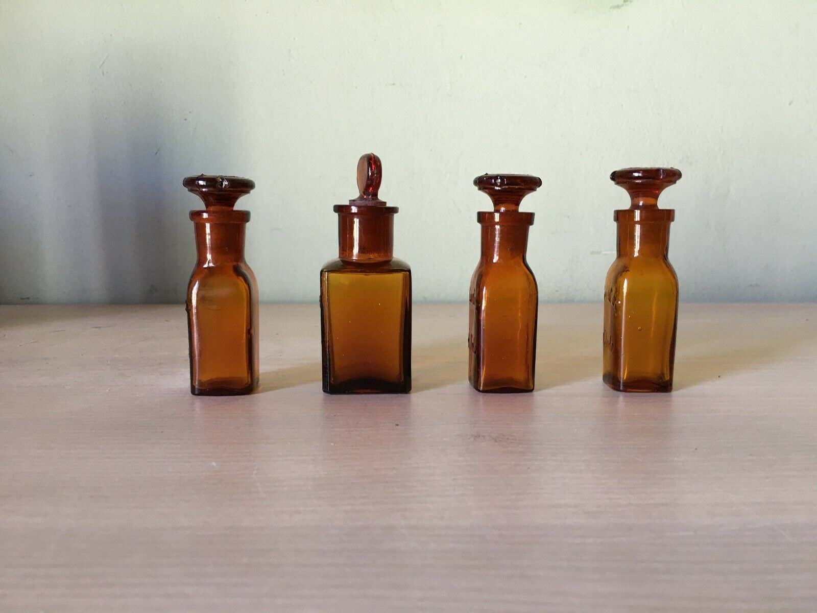 Set of 4 old small glass bottles iodine dye with cap