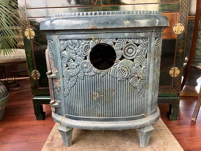 Art Deco enamelled cast iron stove Deville Le Non Pareil circa 1930