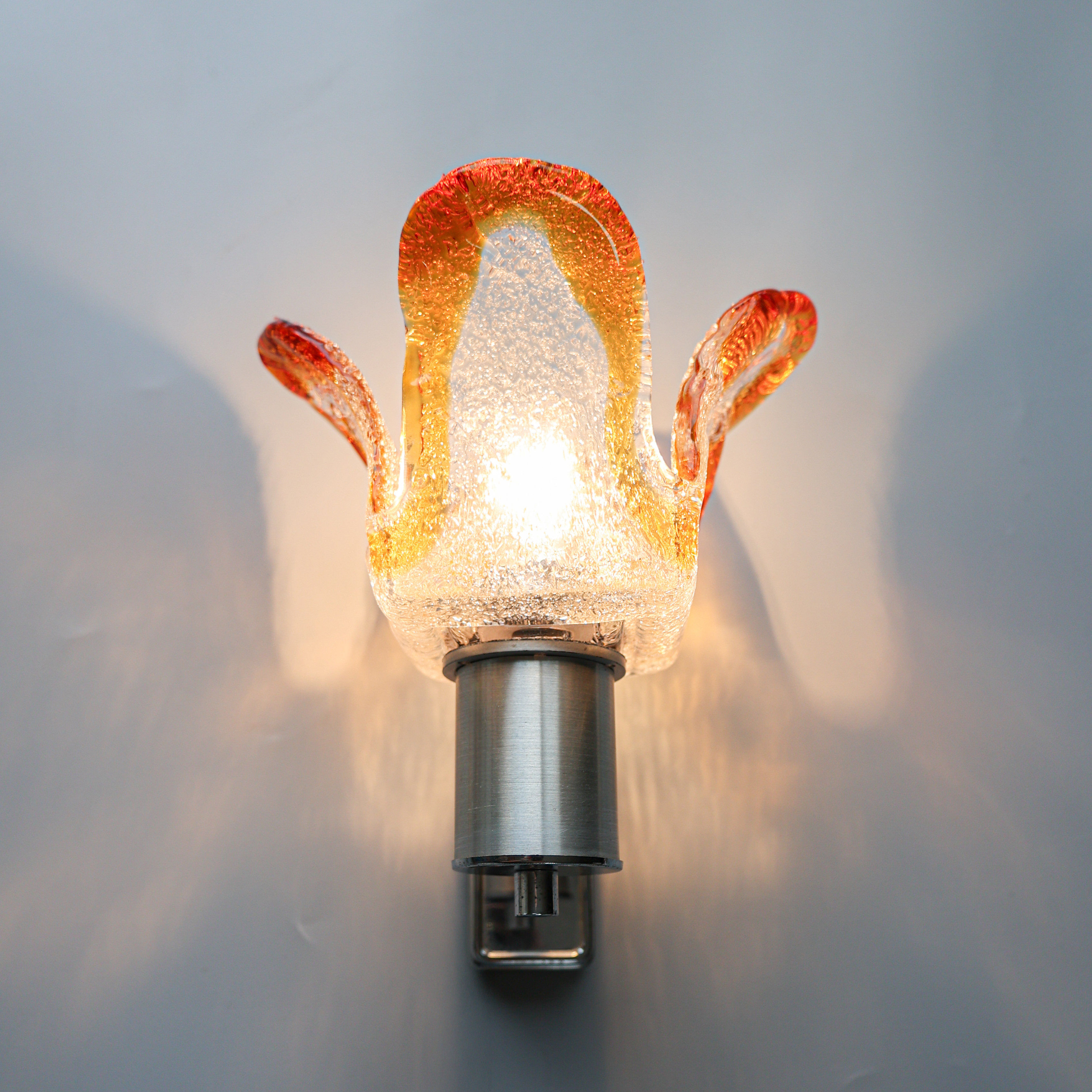 Ensemble de 2 appliques murales vintage Mazzega « Torche », années 1970, Italie.