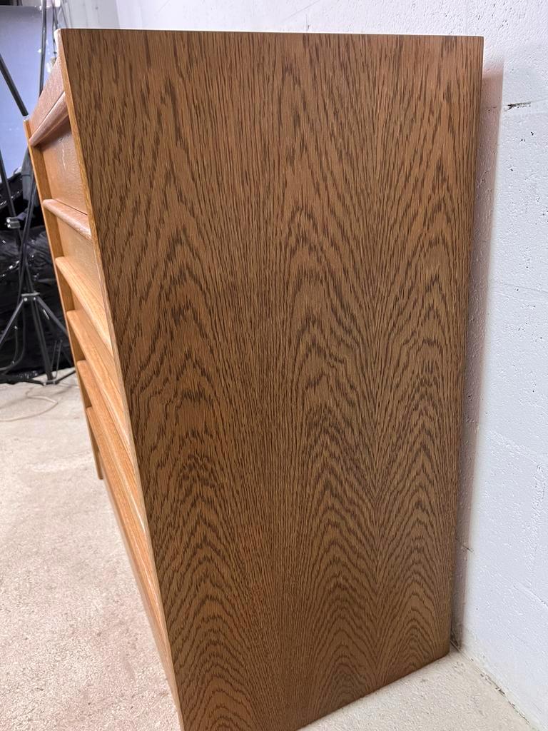 Vintage wooden chest of drawers