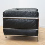 Pair of armchairs LC3