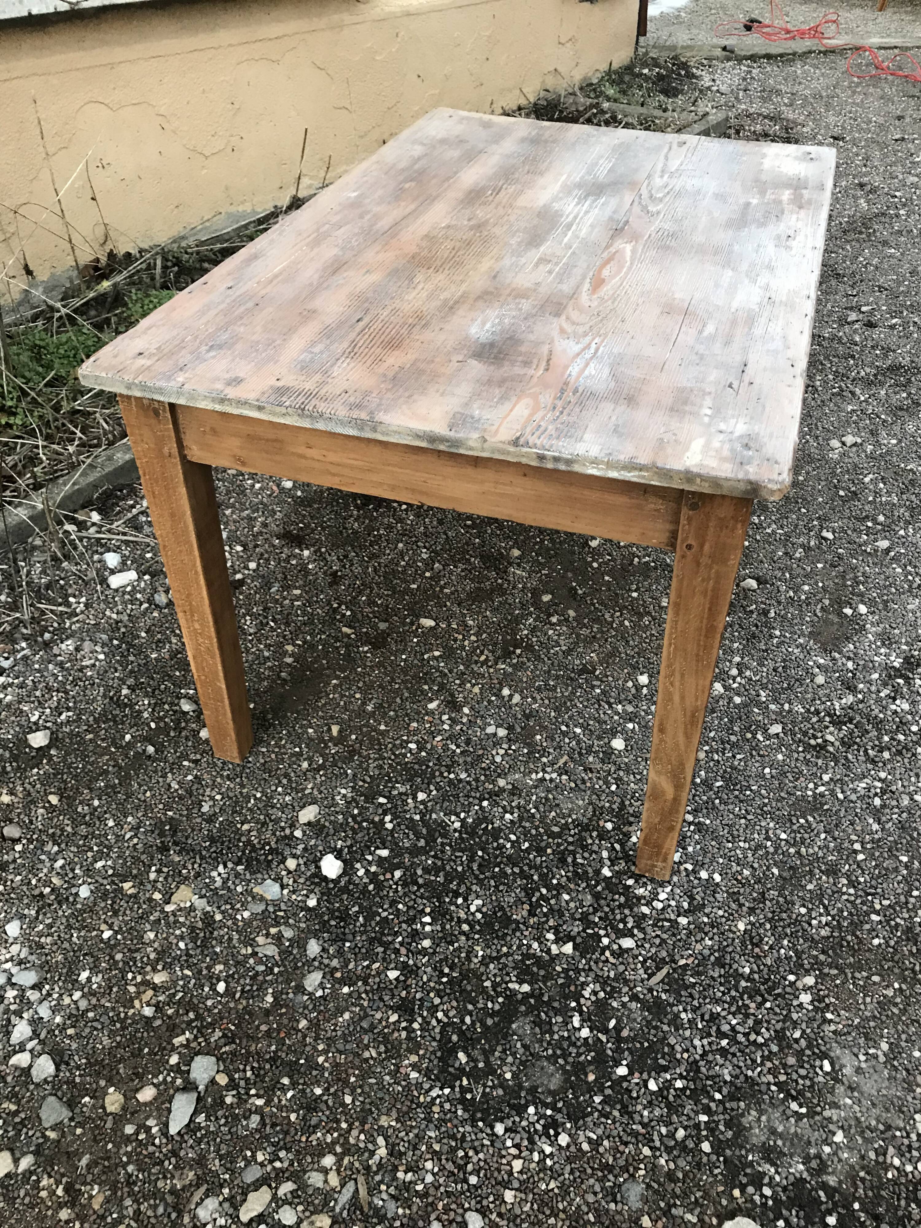 Country-style coffee table