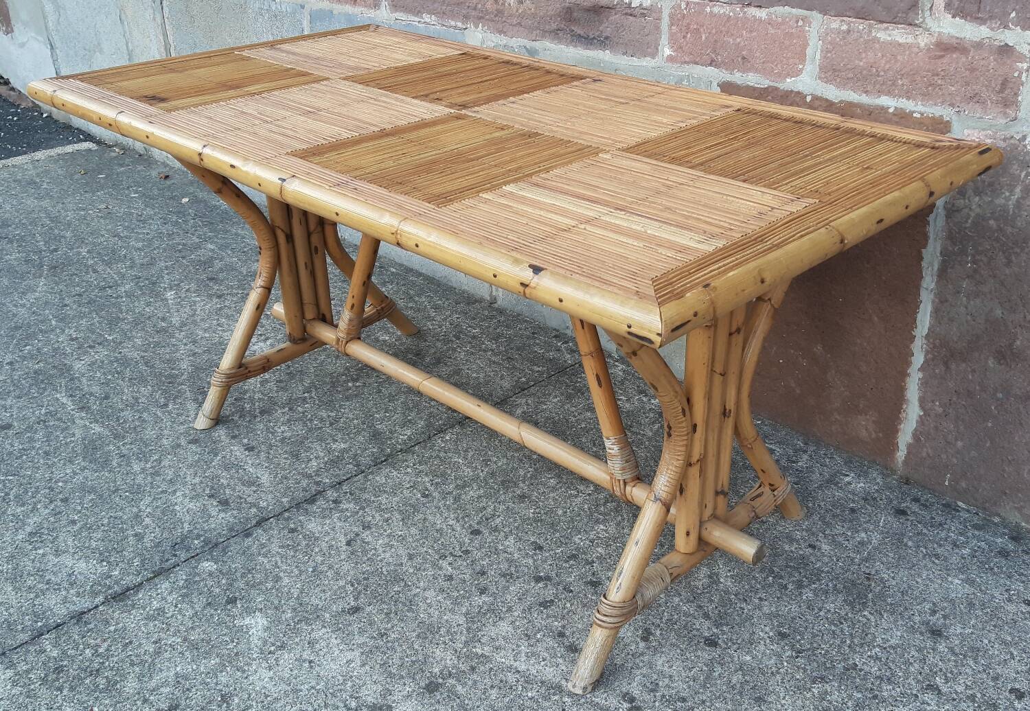 Table and 6 chairs made of bamboo and rattan