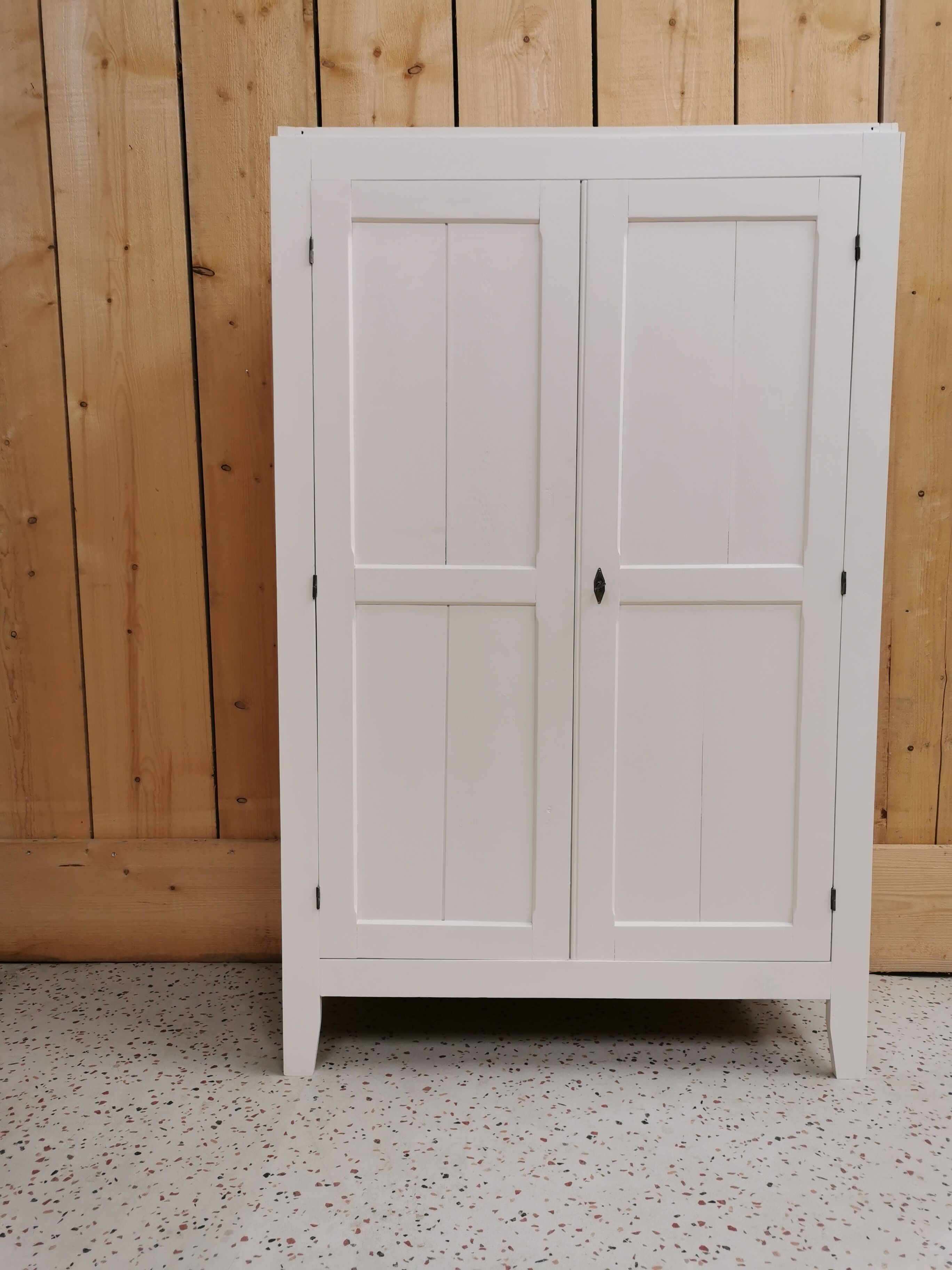 White cabinet