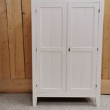 White cabinet