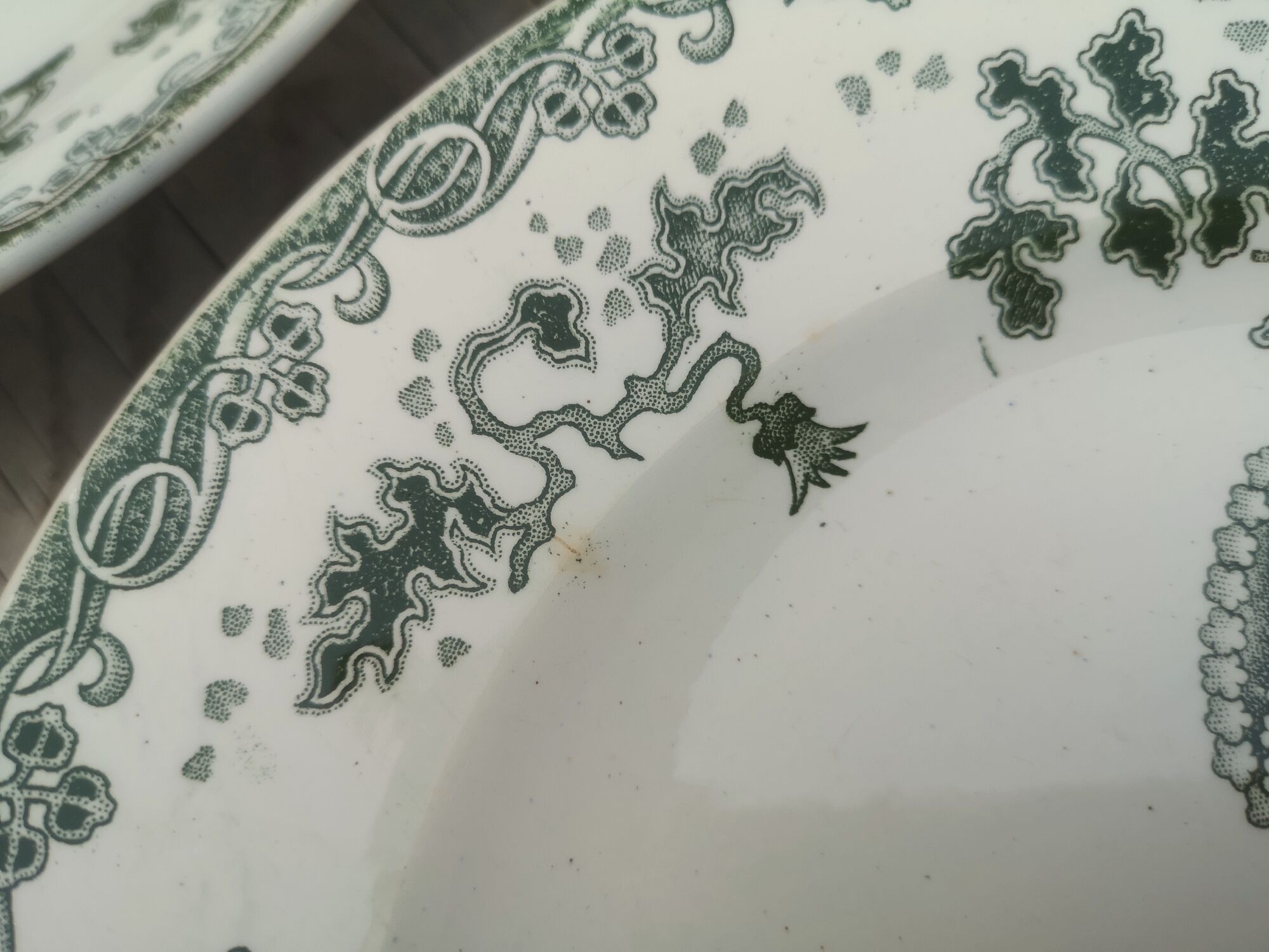 4 plates Terre de Fer Saint Amand Modern Style