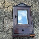 Armoire à vêtements pour poupée