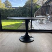 Dining table in walnut AM.PM