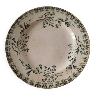 Assiette ancienne terre de fer à décor vert floral, vers 1900
