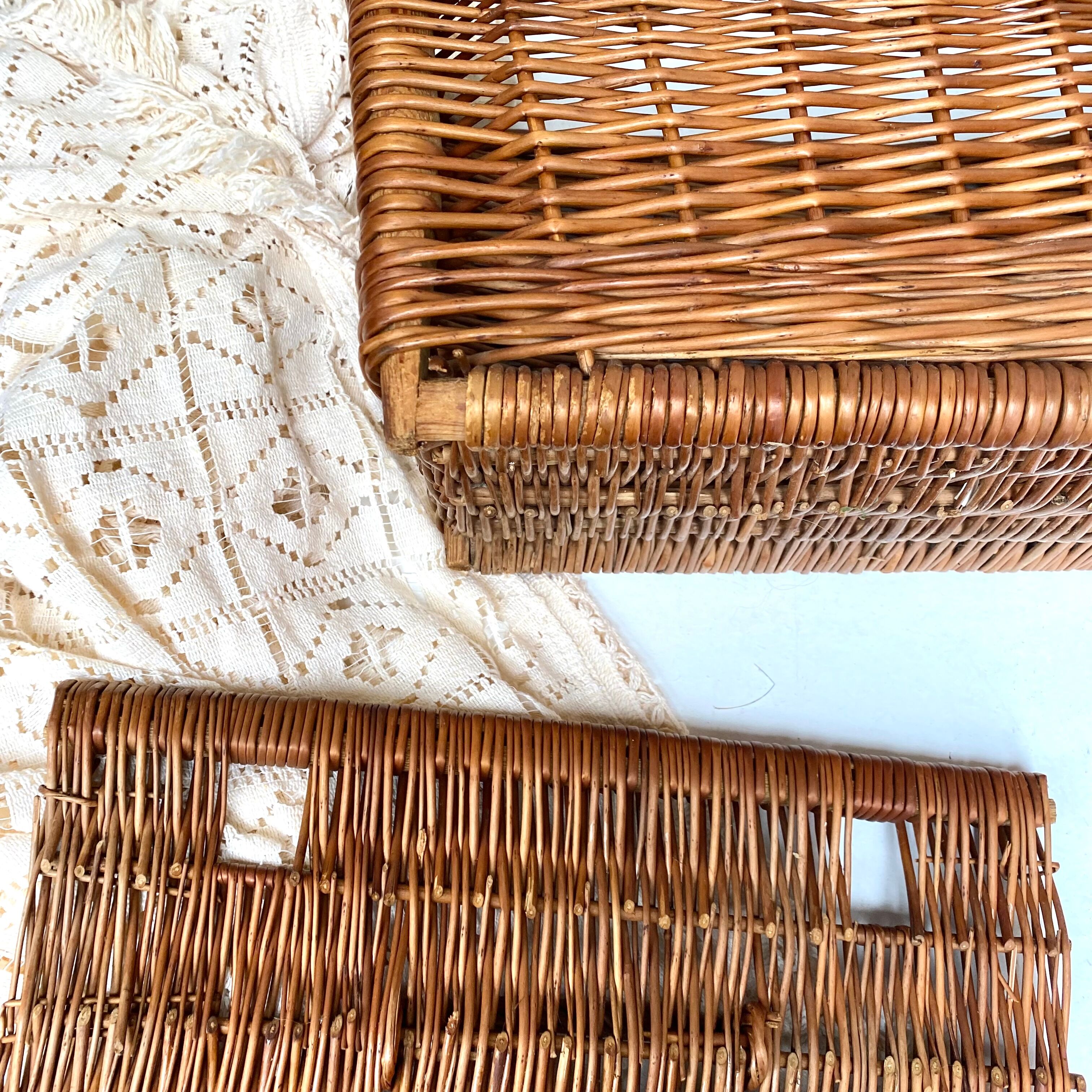 Vintage braid wicker basket for pets