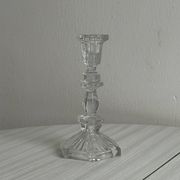bougeoir en verre taillé transparent
