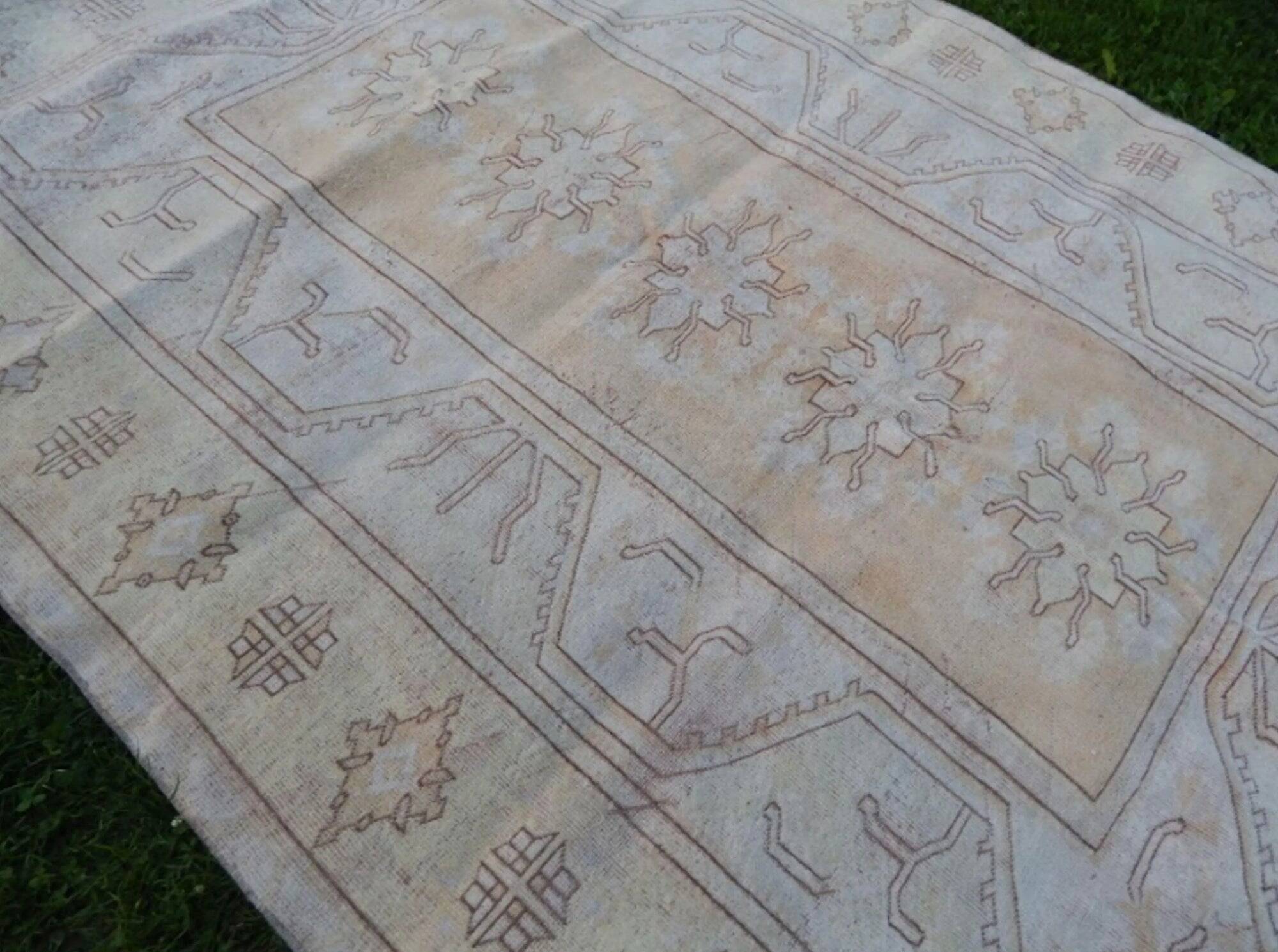 Vintage Turkish Oushak rug 195x270 cm