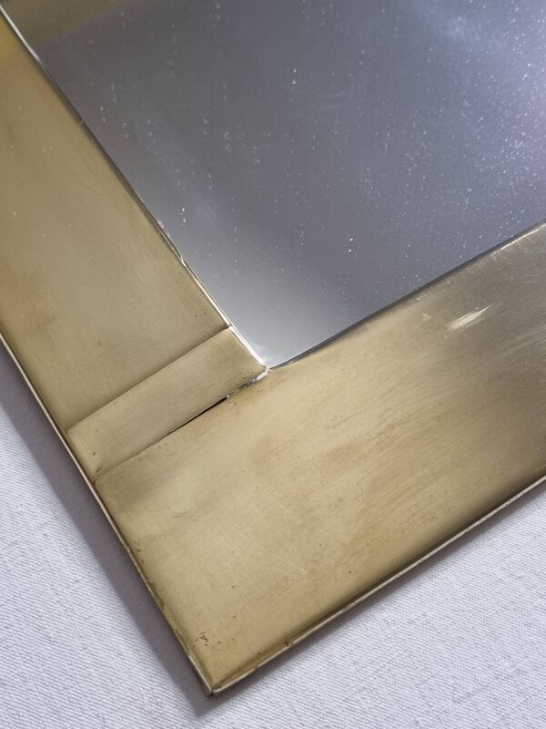Miroir en laiton signé Frankie d’Homborchveld, pièce unique, 60 x 35 cm