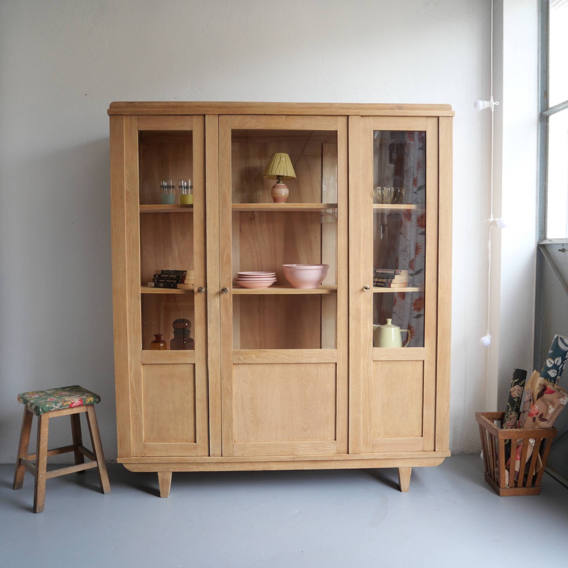 Glass-fronted dresser