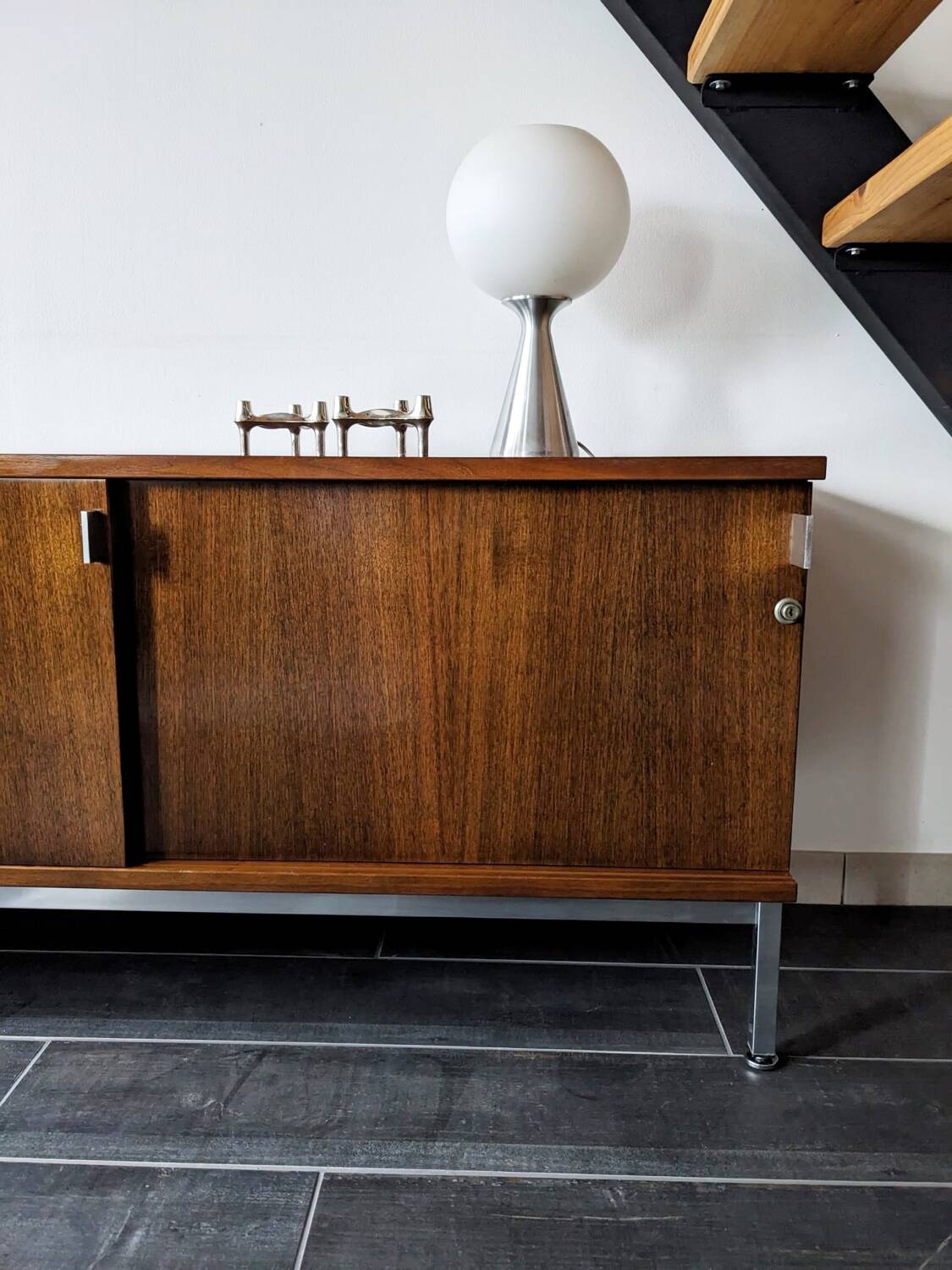 Airborne Midcentury Enfilade