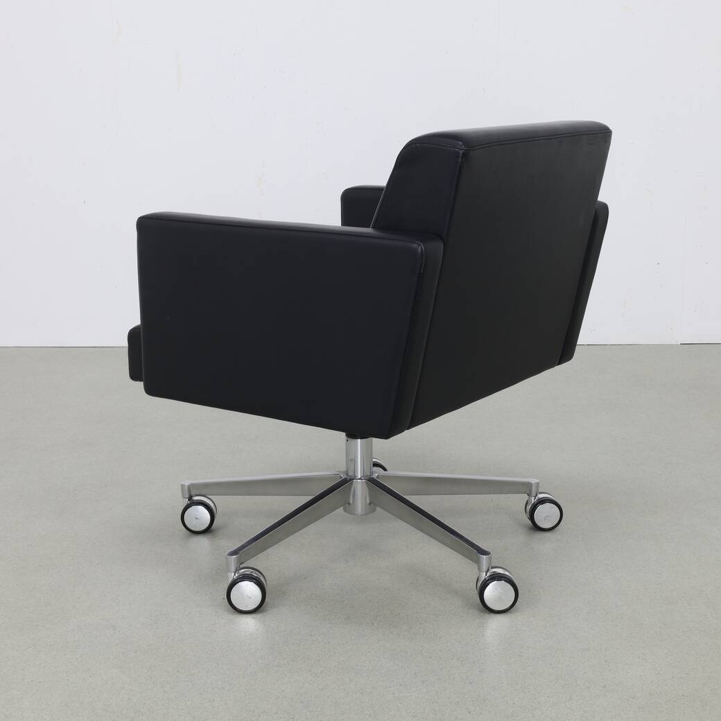 Lounge Chair Leather and Chrome by Poltrona Frau, 1990s