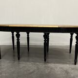 Elegant extendable oak table and black legs, 6/16 covers