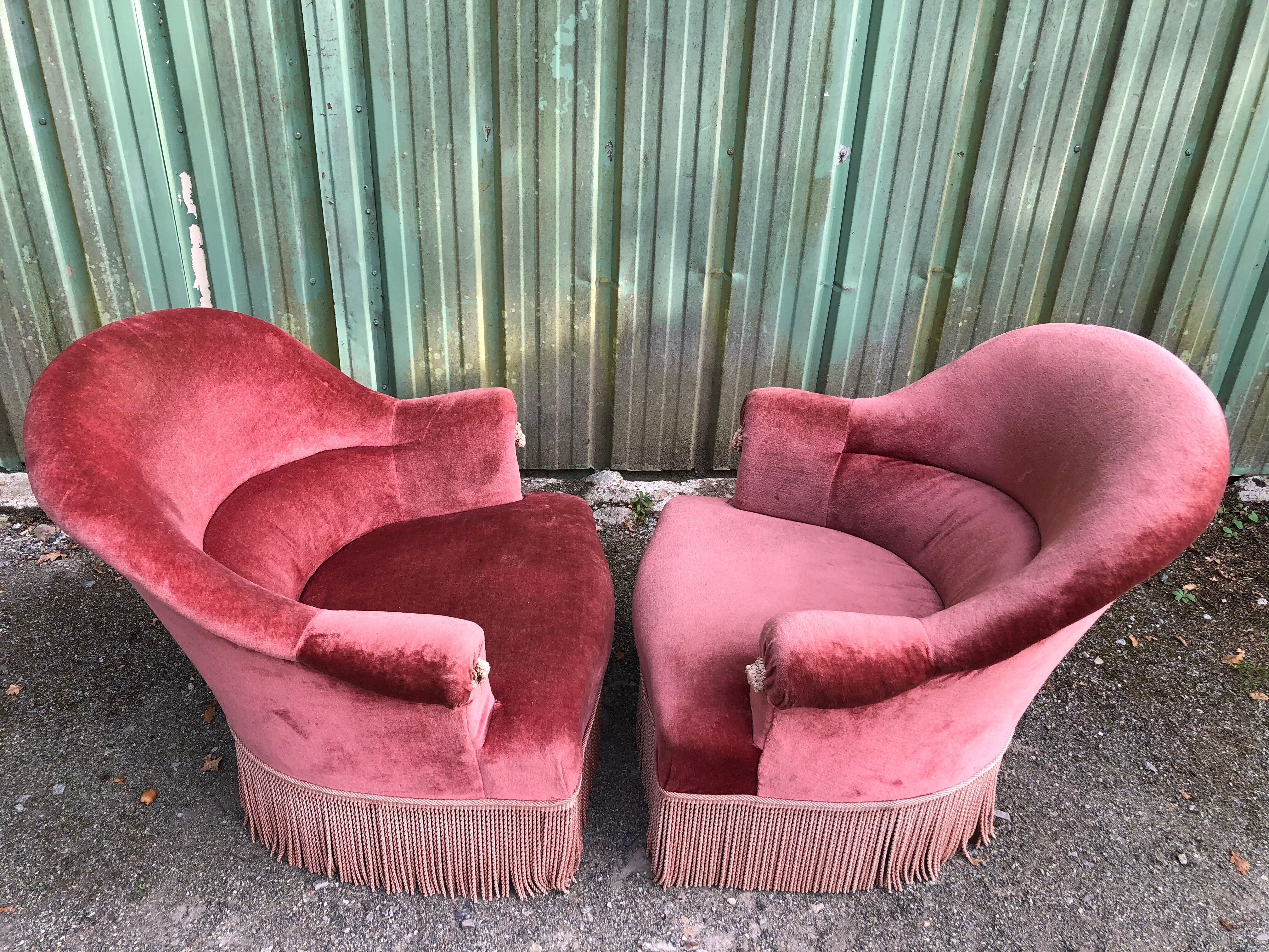 Duo de fauteuils vintage crapaud en velours saumon