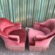 Duo de fauteuils vintage crapaud en velours saumon