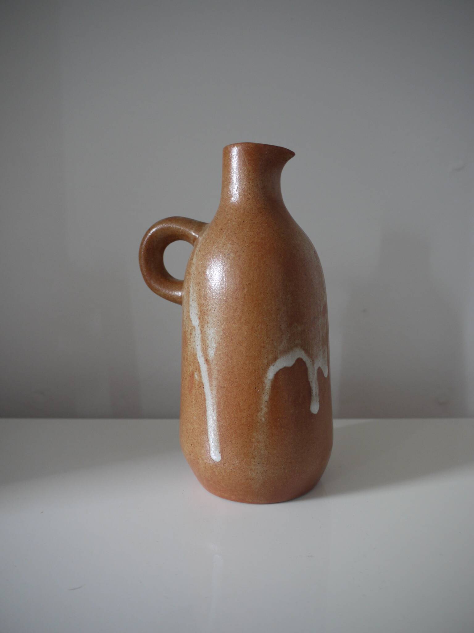 Pichet en grès vintage