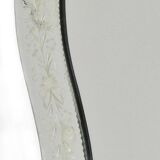 Oval mirror called Venice
