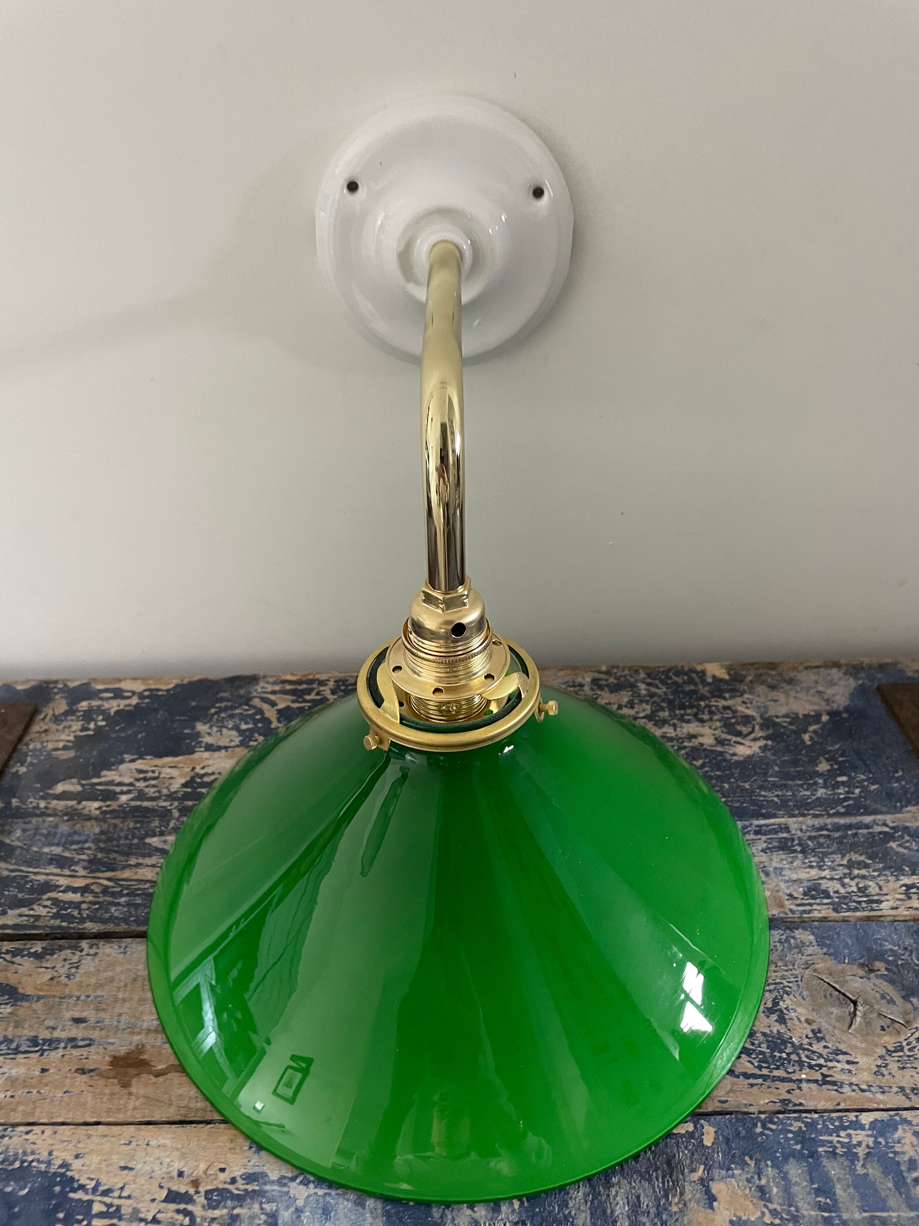 Wall lamp in green opaline and ceramic