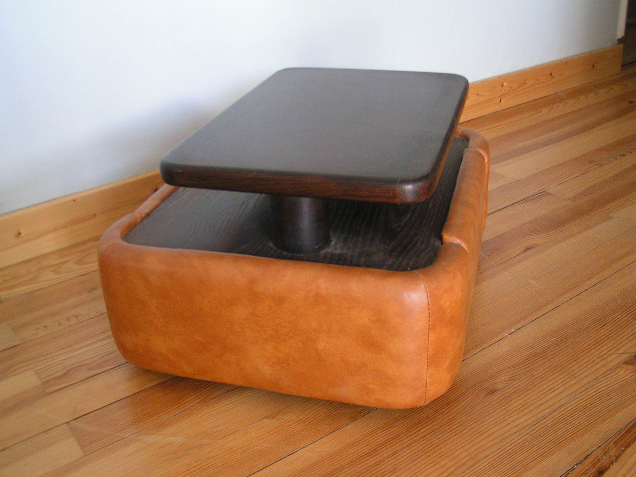 70s bedside