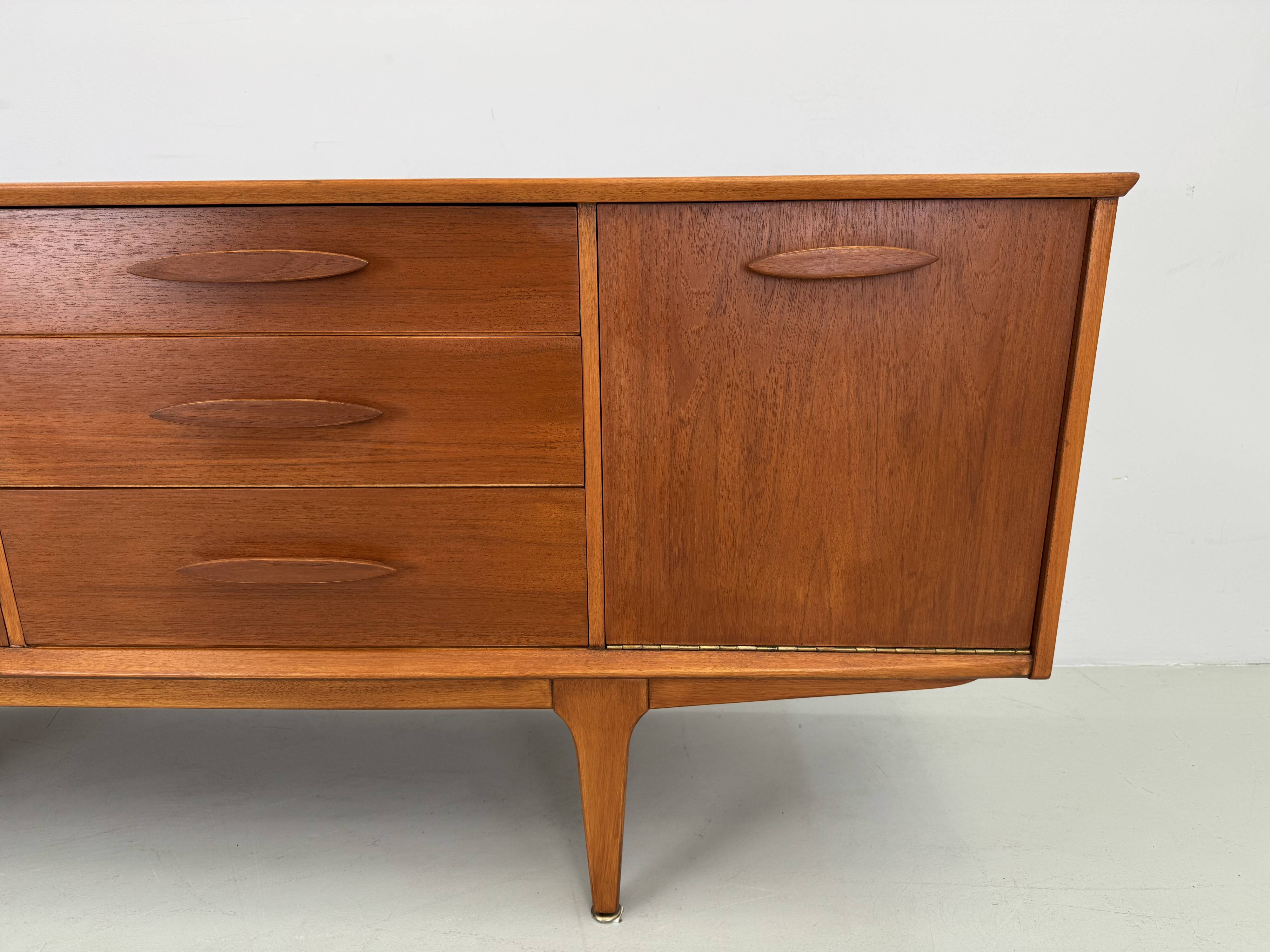 Vintage Jentique sidebord 1960's.