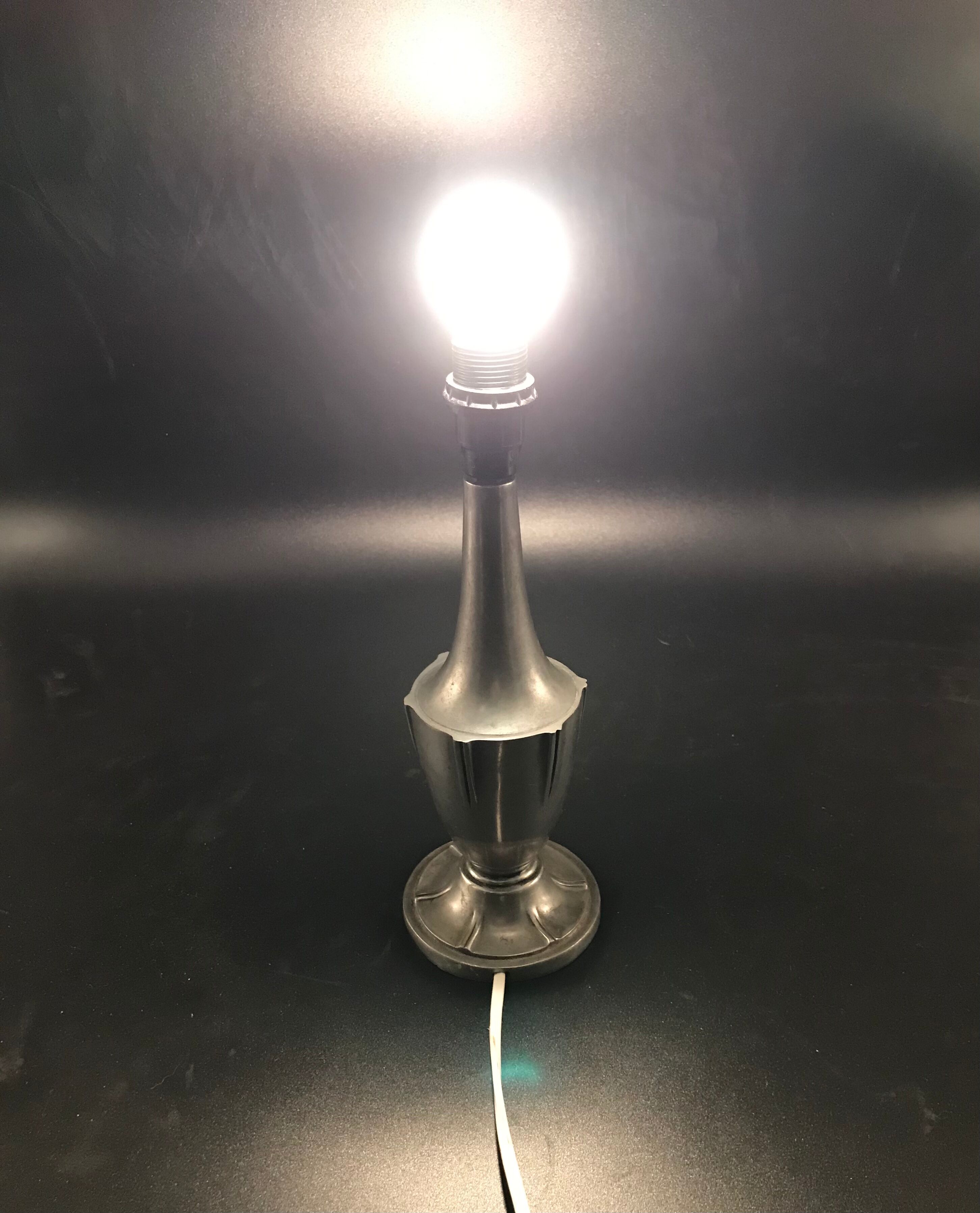 Pied de lampe en étain -le fontaine Paris