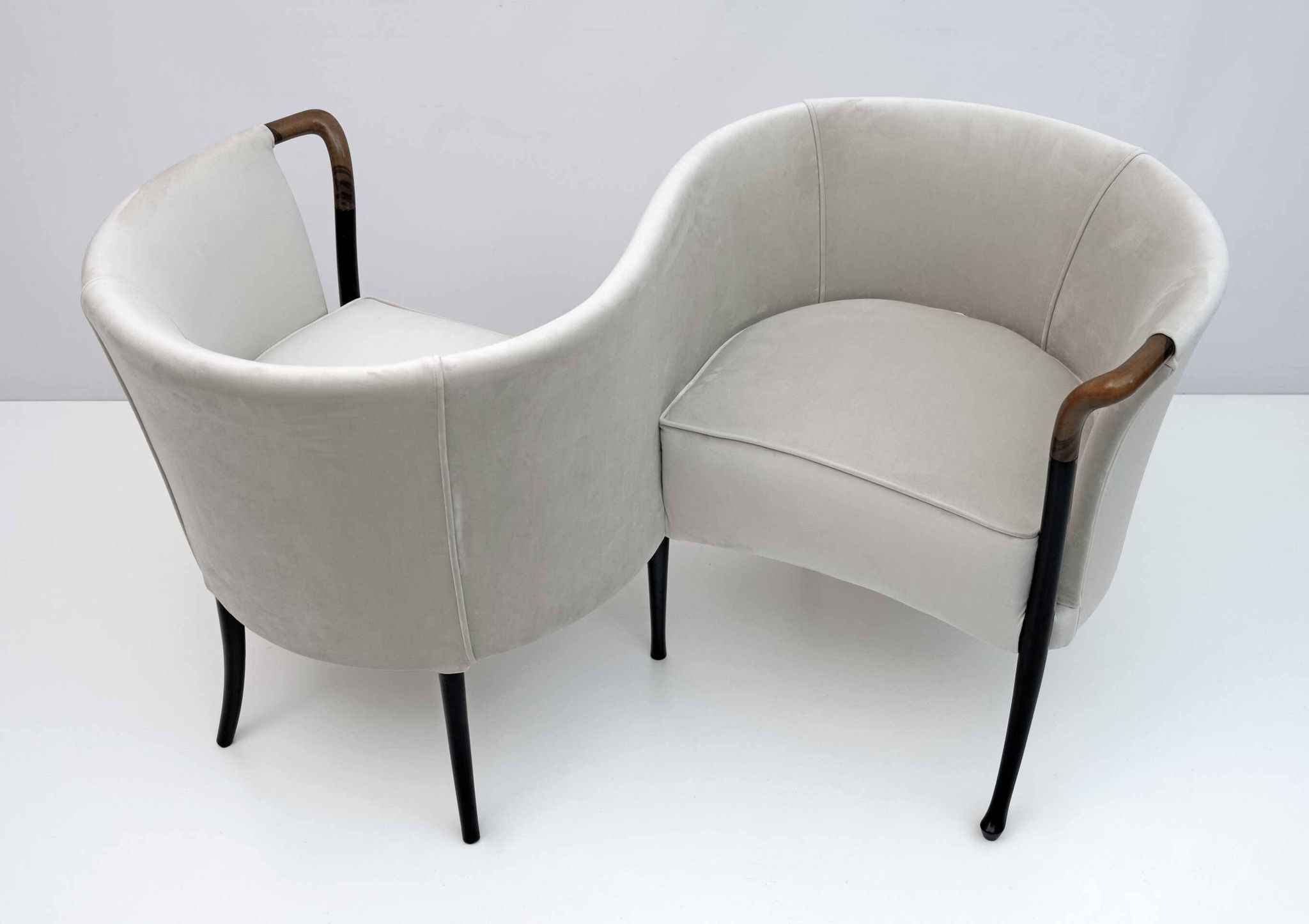 Rare Giorgetti Italian Velvet Conversation Sofa "Progetti", 1980s