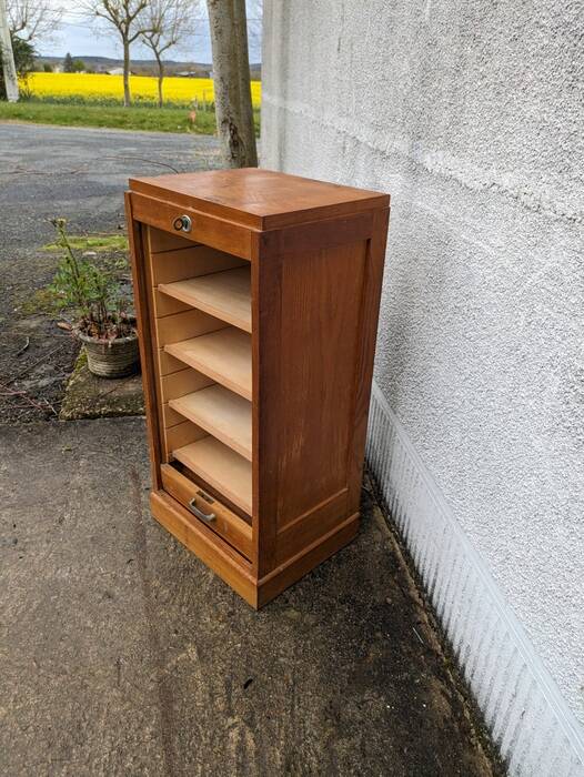 Curtain cabinet, filing cabinet