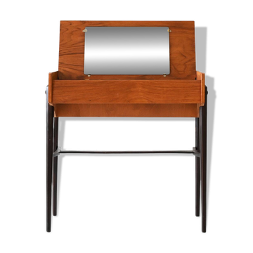 Scandinavian coffee table with folding top