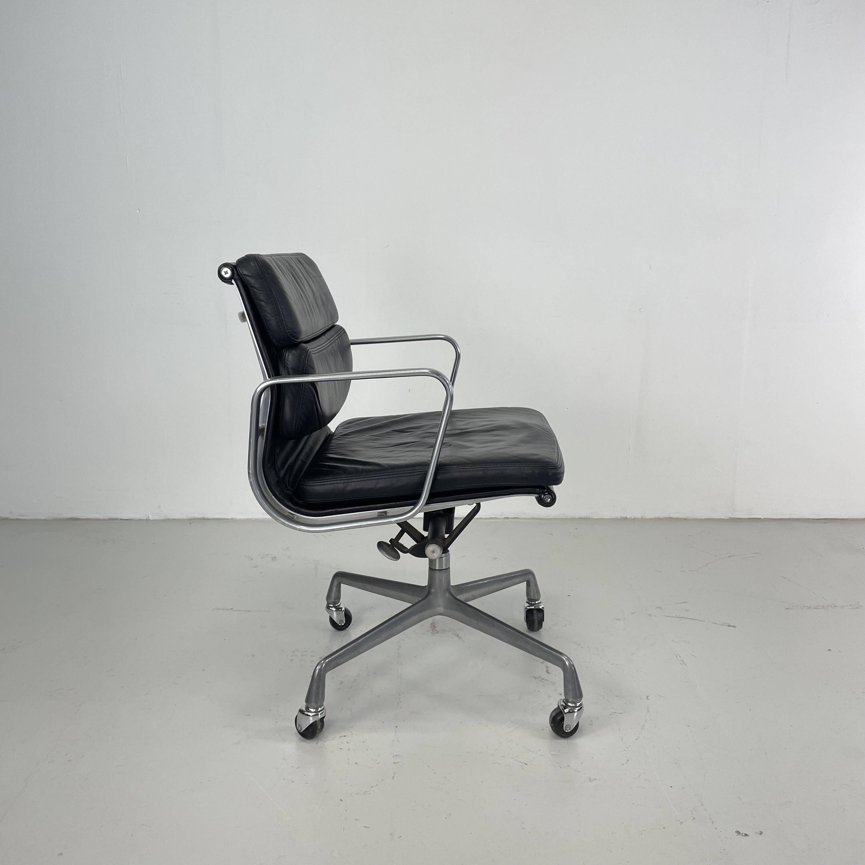 Eames Herman Miller cuir noir Soft Pad Group