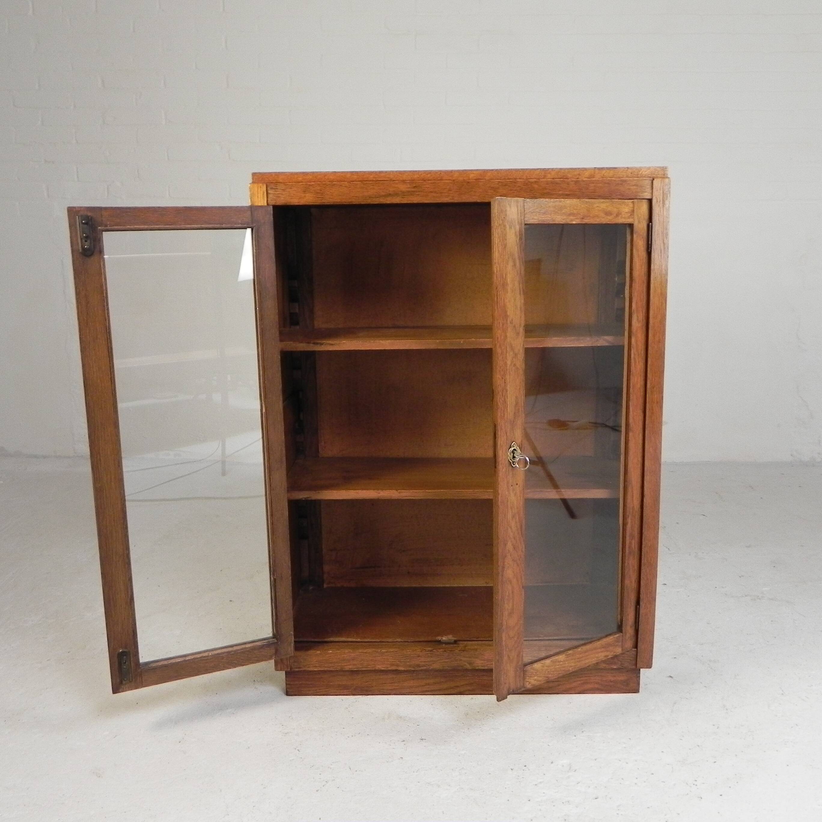 Petit meuble vitrine avec 2 portes, années 1930