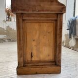 Trading counter central island pine