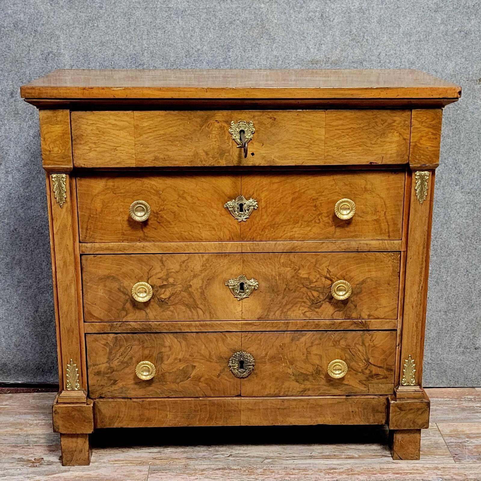 Commode de Dame époque Empire en noyer / début XIXeme