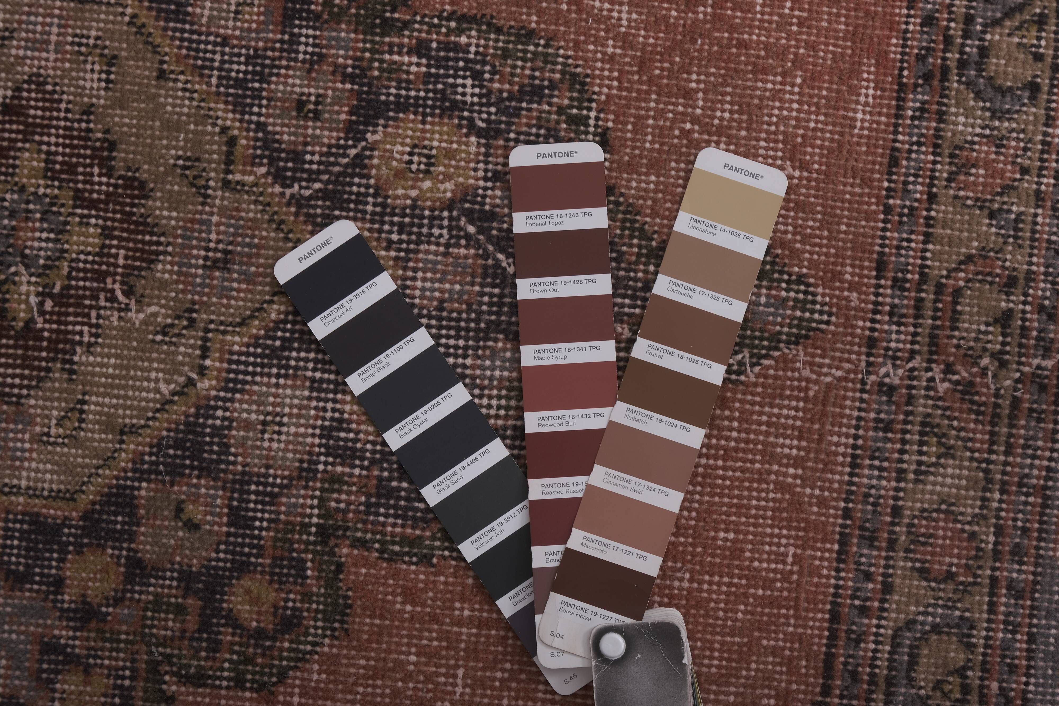 Vintage Turkish rug from Oushak, hand-woven 87x382 cm