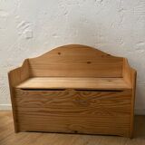 Natural wood bench chest