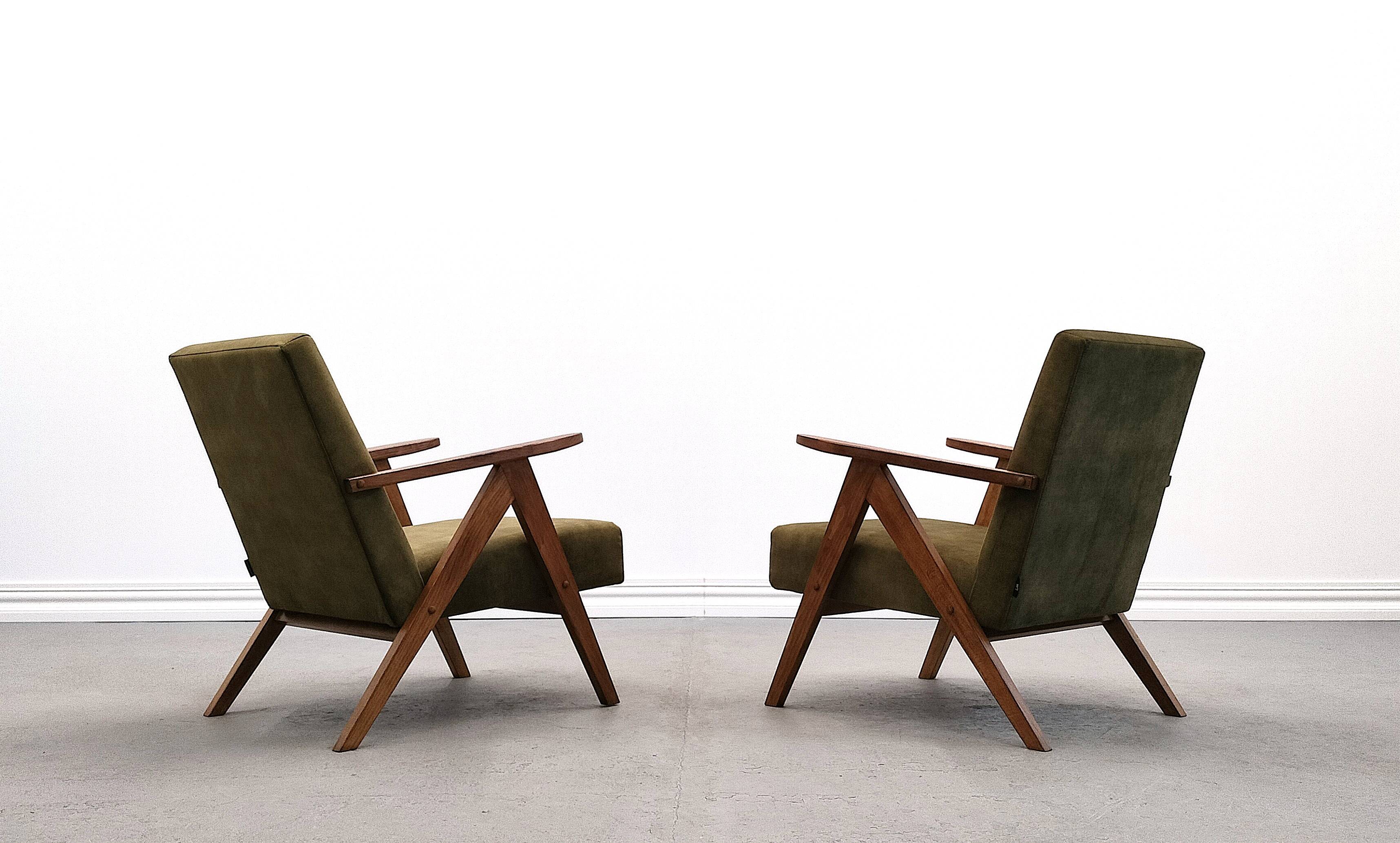 Mid Century Easy Chair Model B - 310 Var in Forest Green Velvet