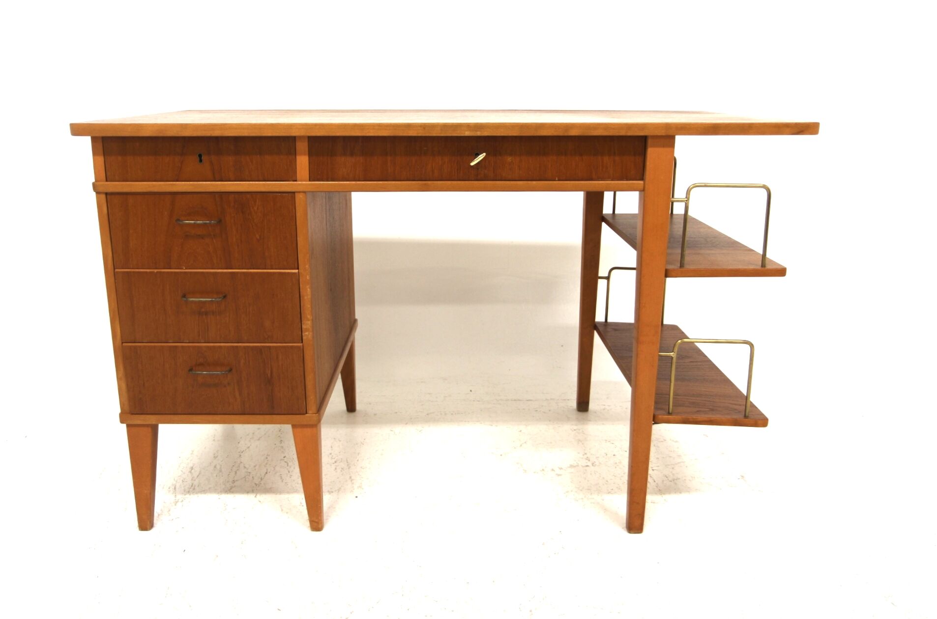 Bureau scandinave en teck, Suède, 1960