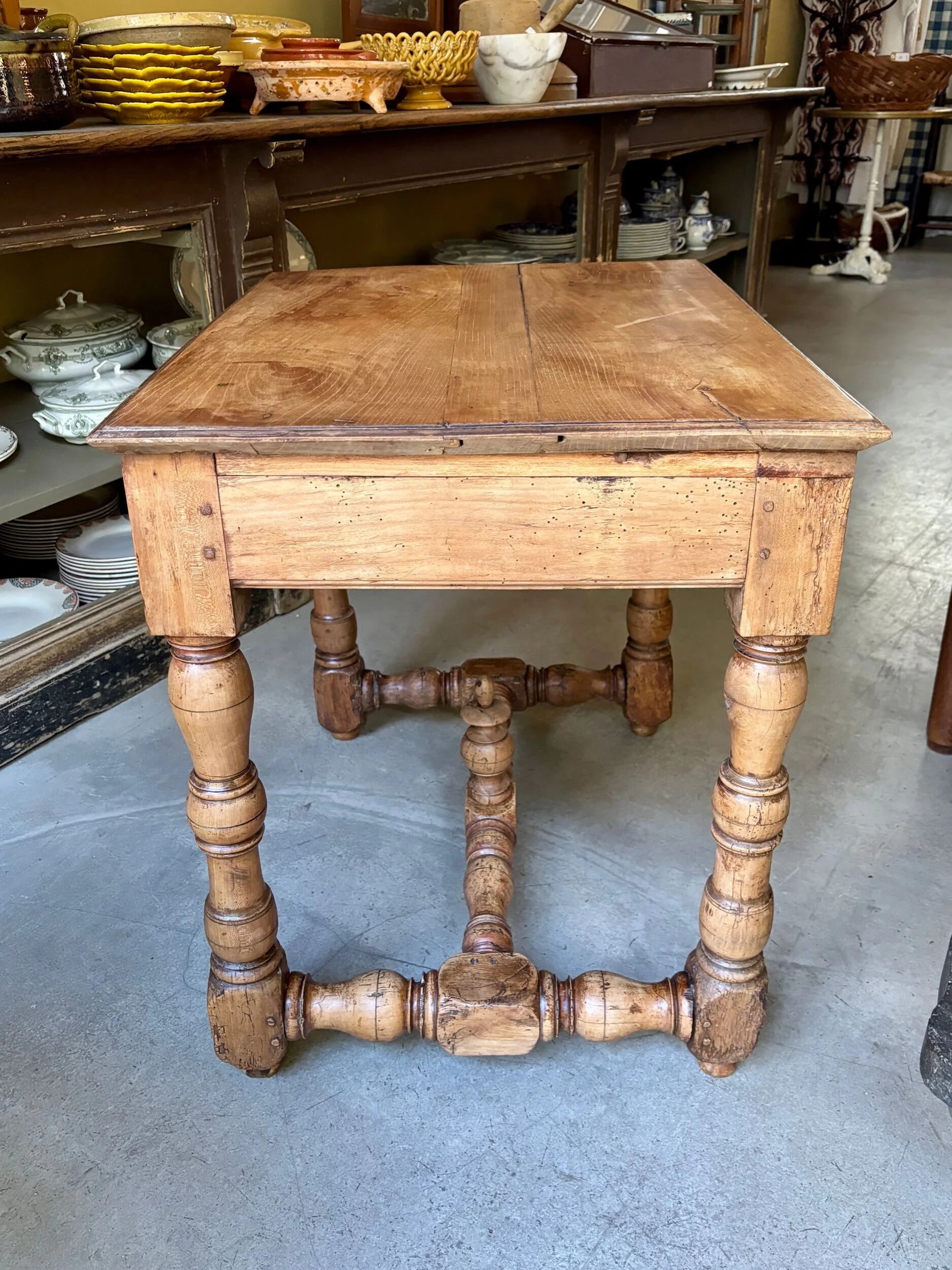 Bureau, table d'appoint 1 tiroir en bois clair