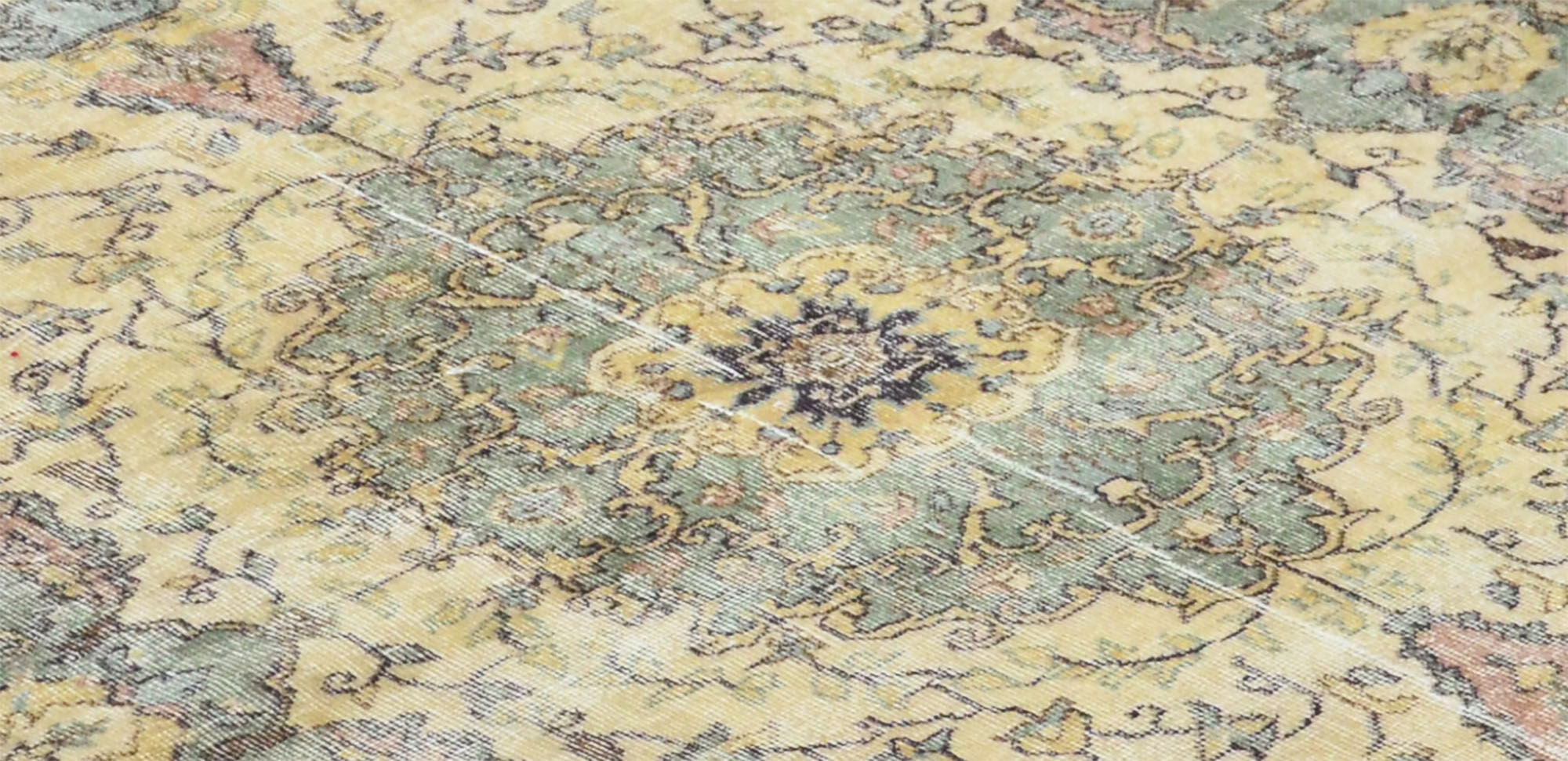 Anatolian handmade vintage rug 250 cm x 167 cm