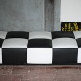 Banquette Roche Bobois cuir damier noir et blanc, banquette basse