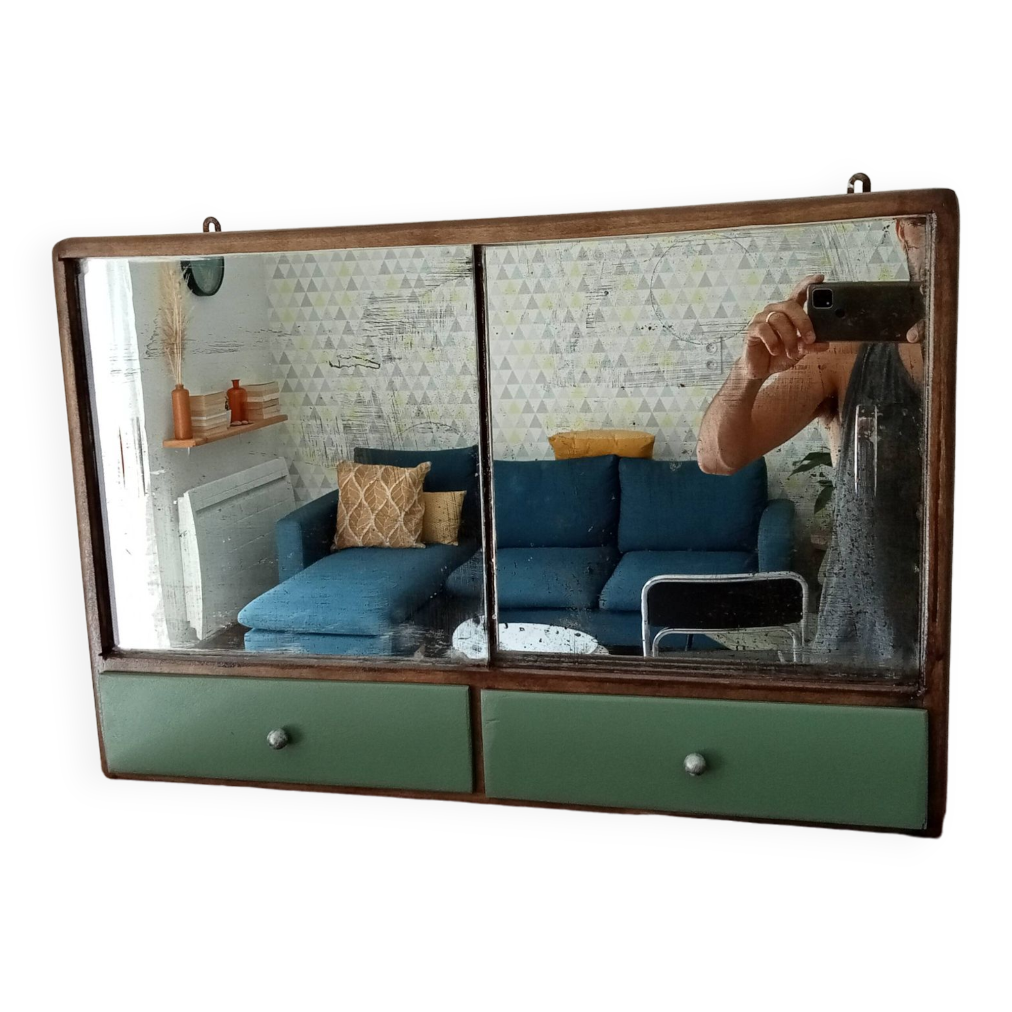 Vintage medicine cabinet 70s