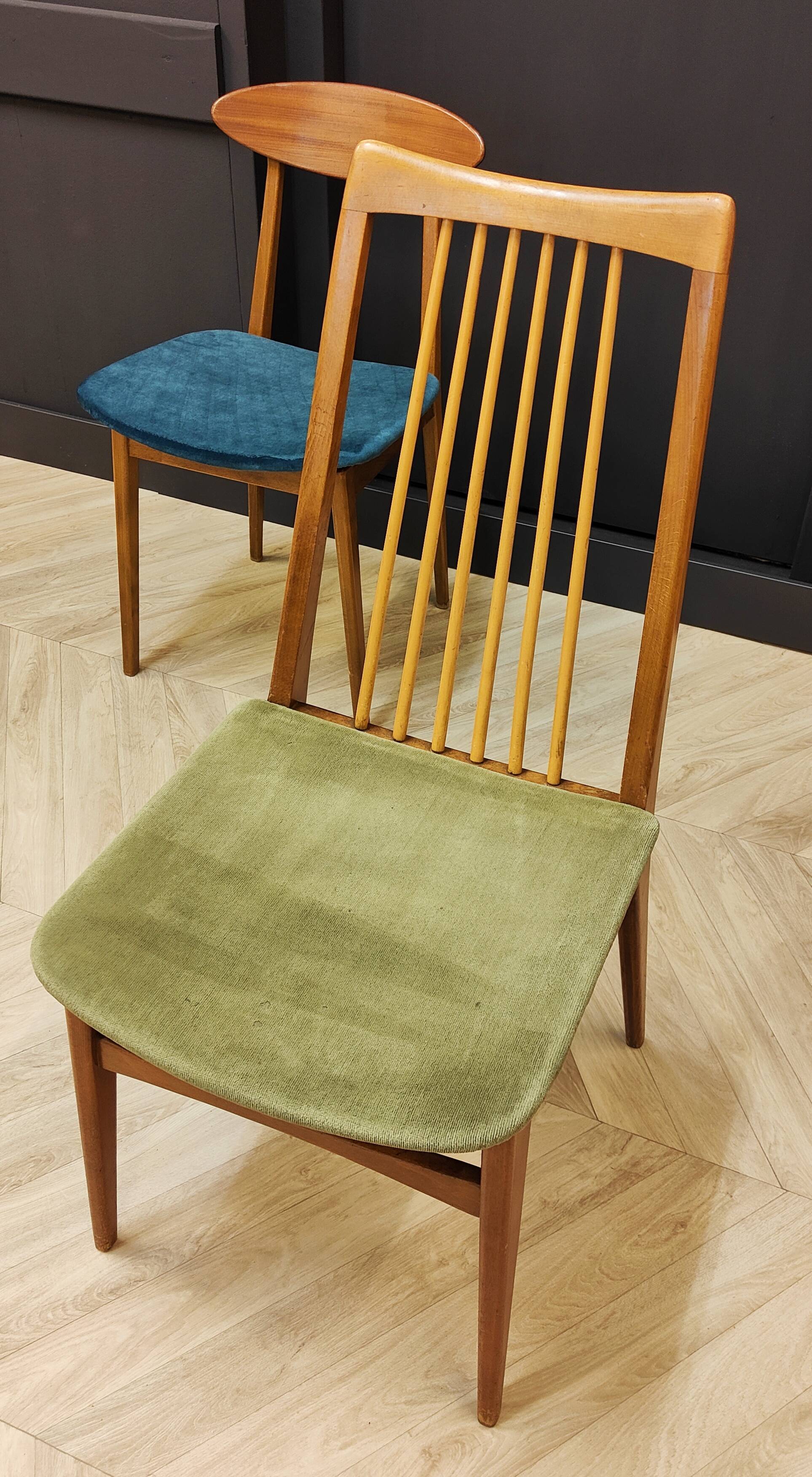 Set of 4 chairs
