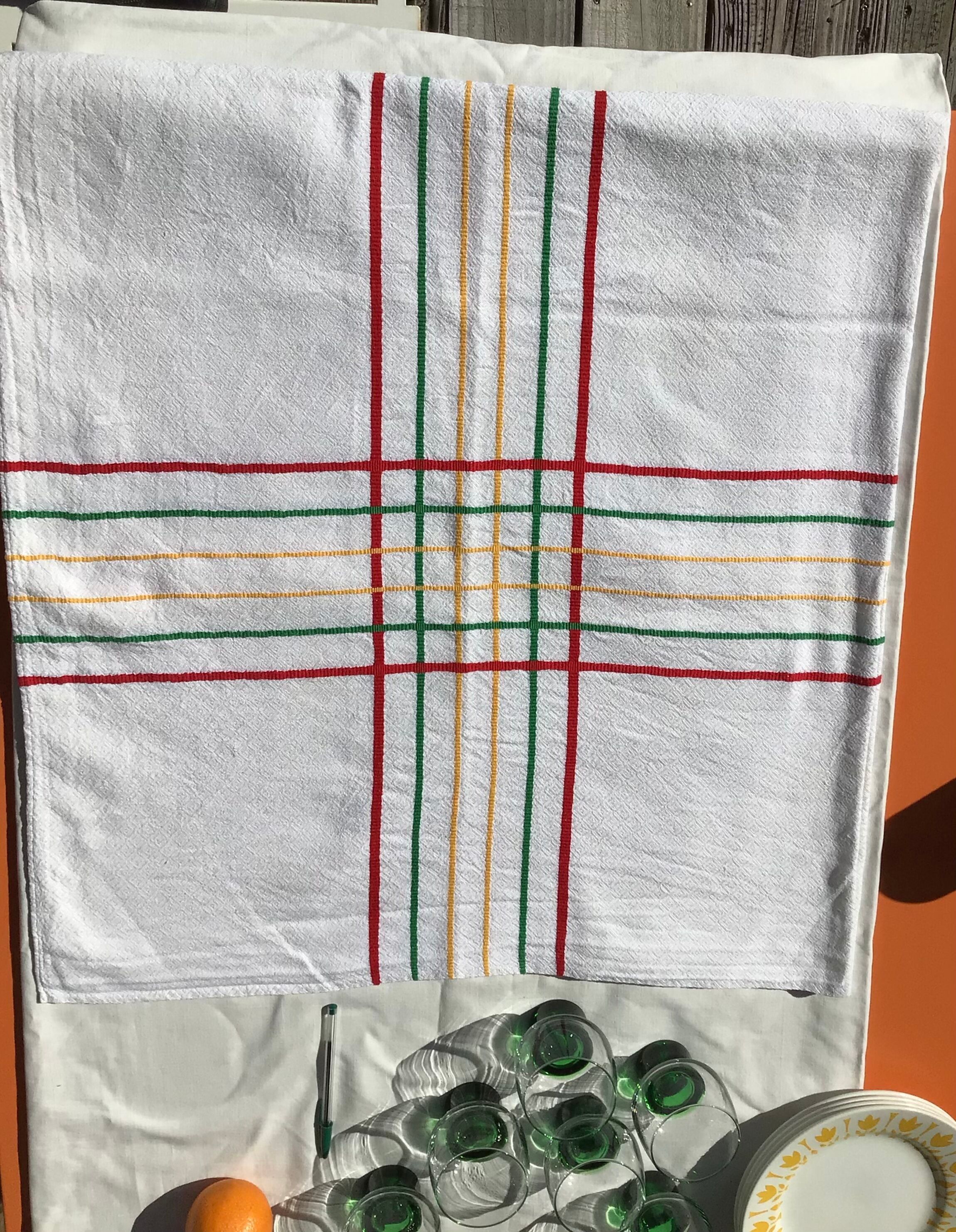 Square tablecloth Basque fabric green red yellow